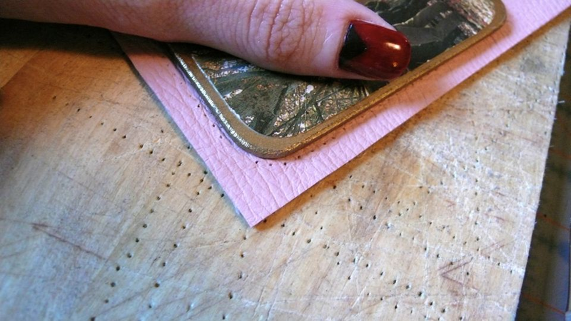 Illustration for article titled This Awesome Purse Is Incredibly Easy To Make (Here's How!)